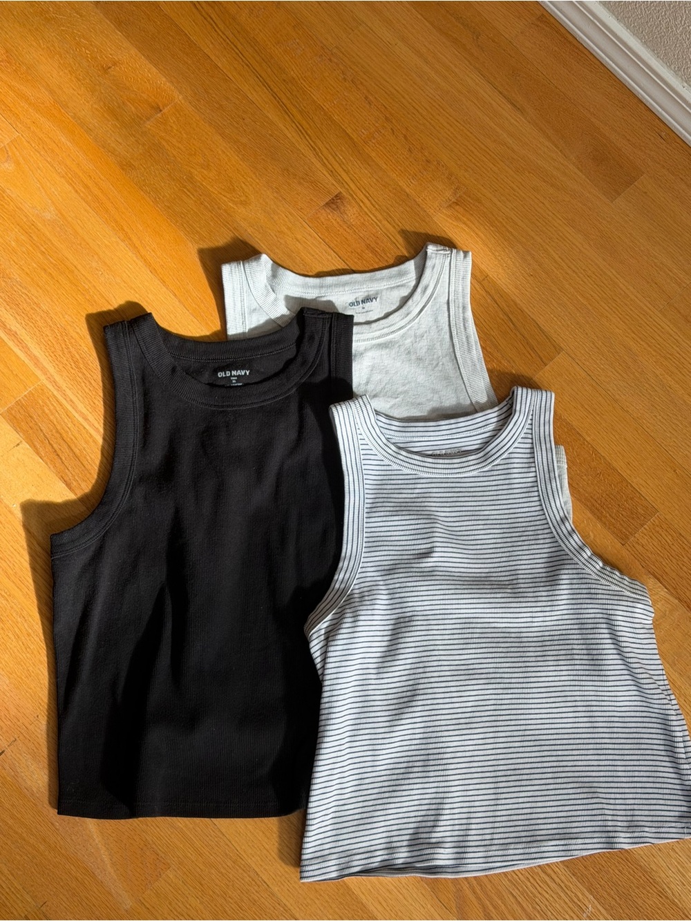 Set of 3 Cropped Tank Tops